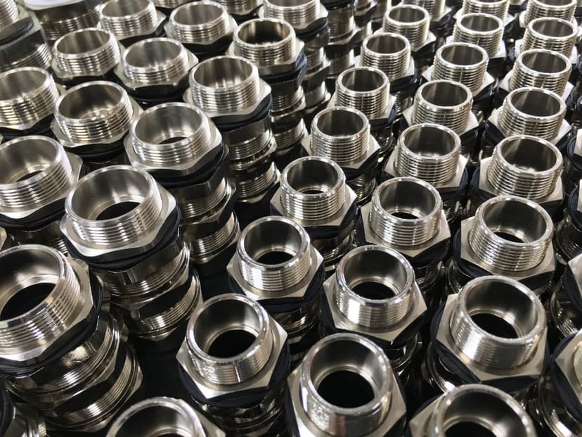 Industrial cable glands